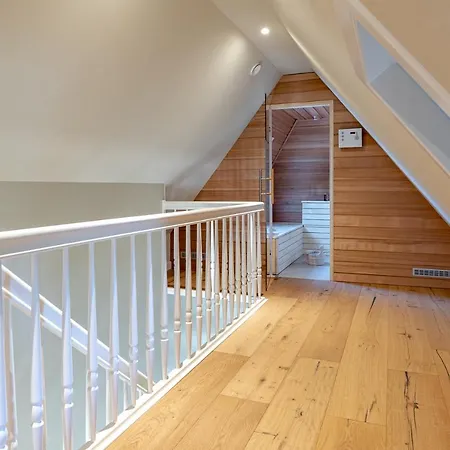 Antonias Hues * Midlum (Schleswig-Holstein)